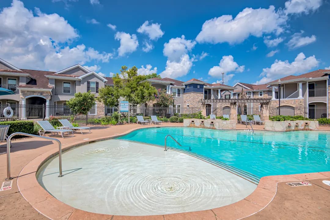 Marbella Bay Apartments gallery image 3